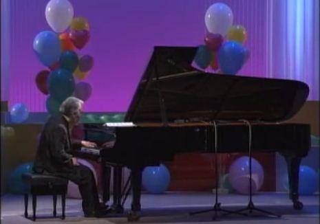 Зүүн гарт төгөлдөр хуурч Монголд ирнэ